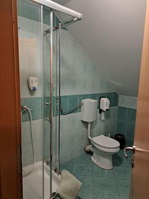Guest House Pri Treh Lipah Ptuj Buitenkant foto