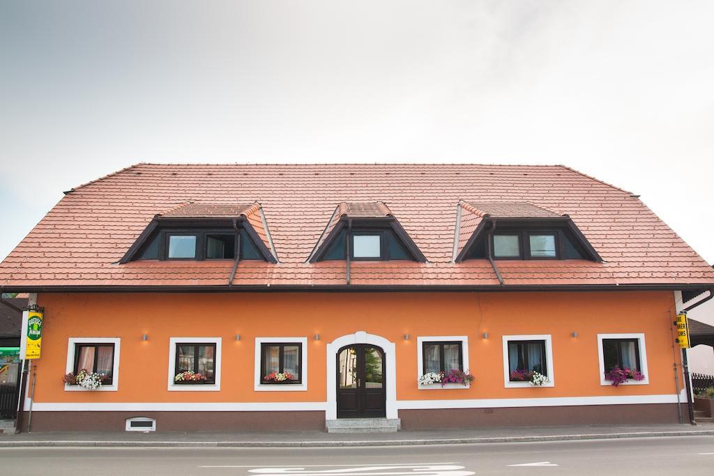 Guest House Pri Treh Lipah Ptuj Buitenkant foto