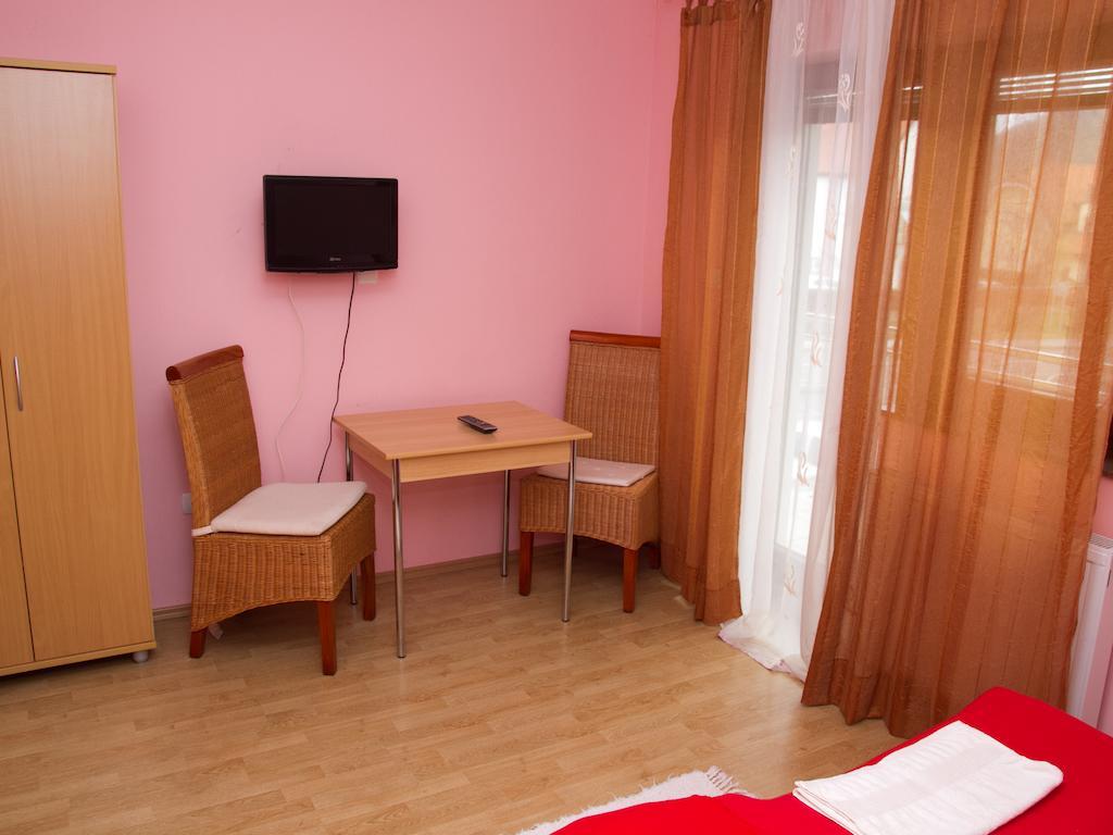Guest House Pri Treh Lipah Ptuj Buitenkant foto