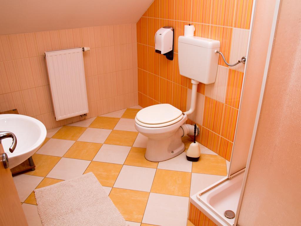 Guest House Pri Treh Lipah Ptuj Kamer foto
