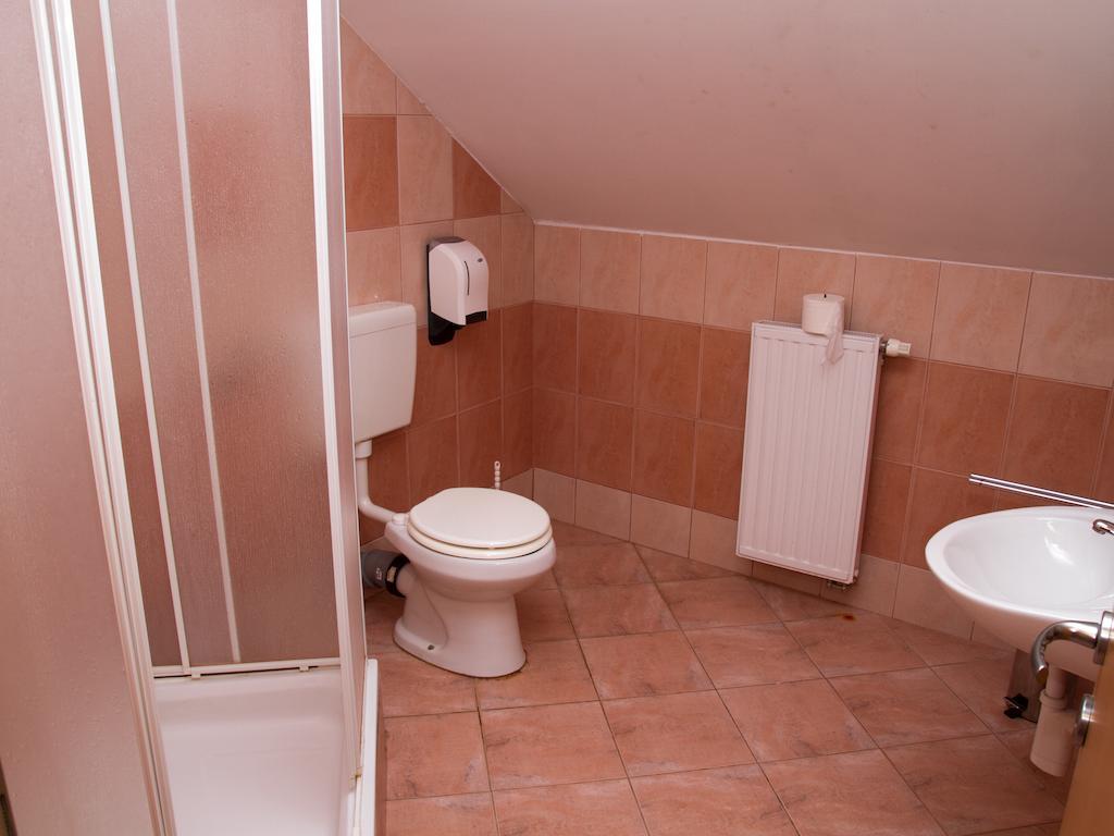 Guest House Pri Treh Lipah Ptuj Buitenkant foto