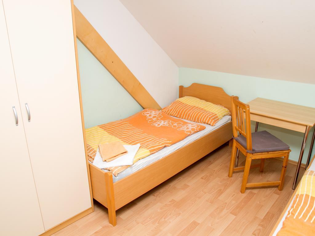 Guest House Pri Treh Lipah Ptuj Buitenkant foto