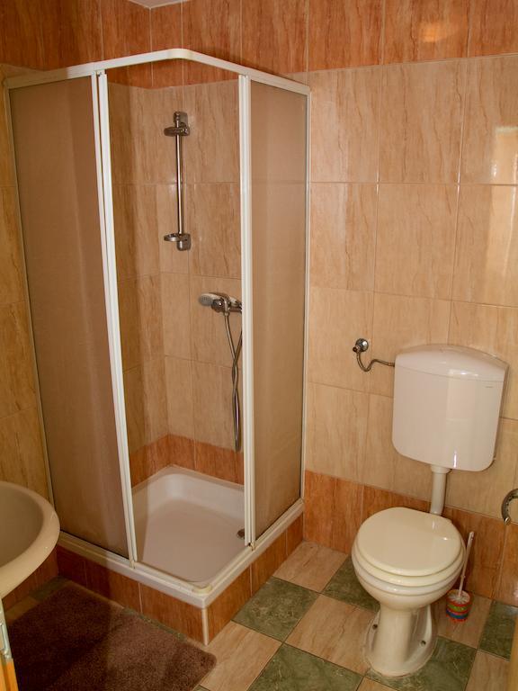 Guest House Pri Treh Lipah Ptuj Buitenkant foto